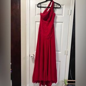 Elegant Red One-Shoulder Gown